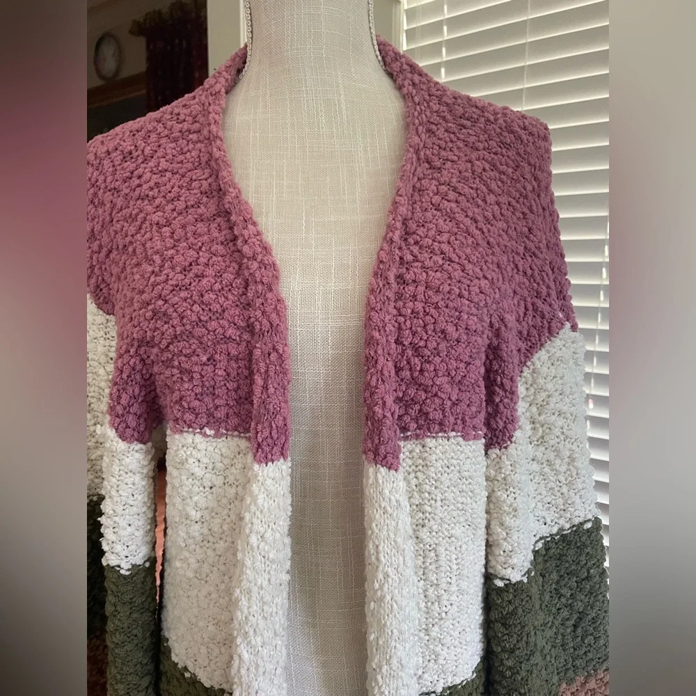 EUC Colorblock Popcorn Knit Cardigan. Size Medium. Soft! - Picture 3 of 6